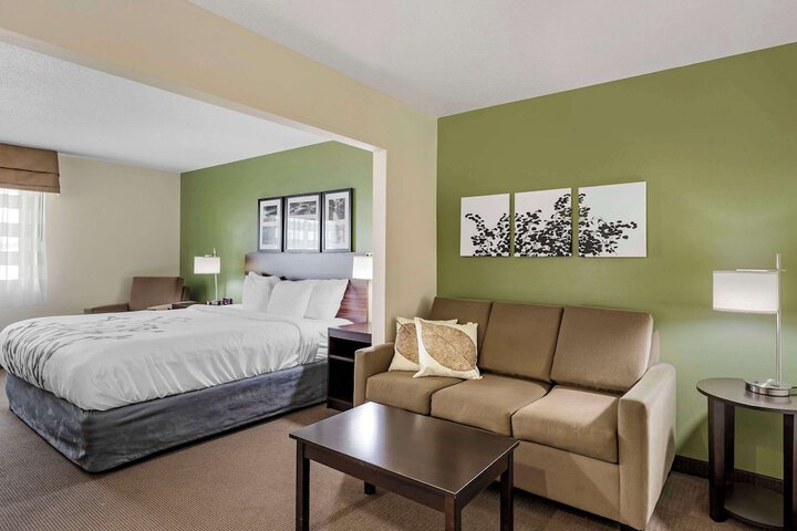Room 25 of 32