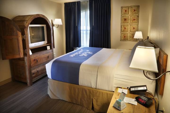 Days Inn & Suites by Wyndham Llano