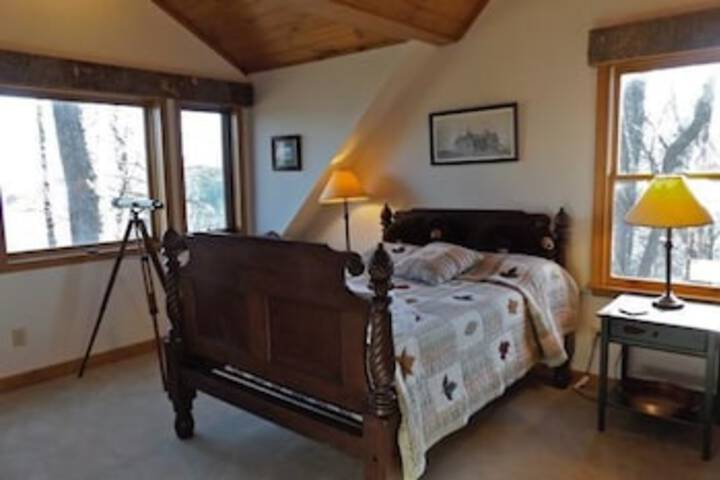 Room 4 of 63
