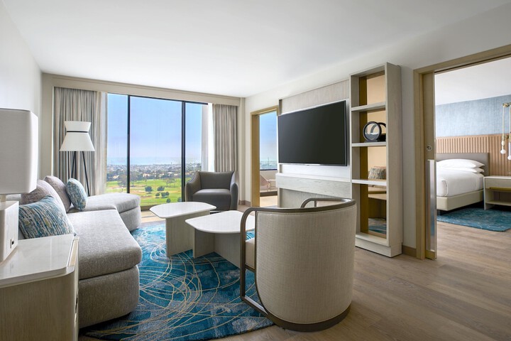 VEA Newport Beach a Marriott Resort & Spa