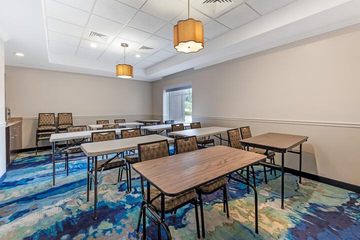 Best Western Plus Miami Airport North Hotel & Suites