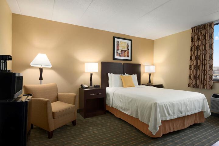 Room 10 of 23