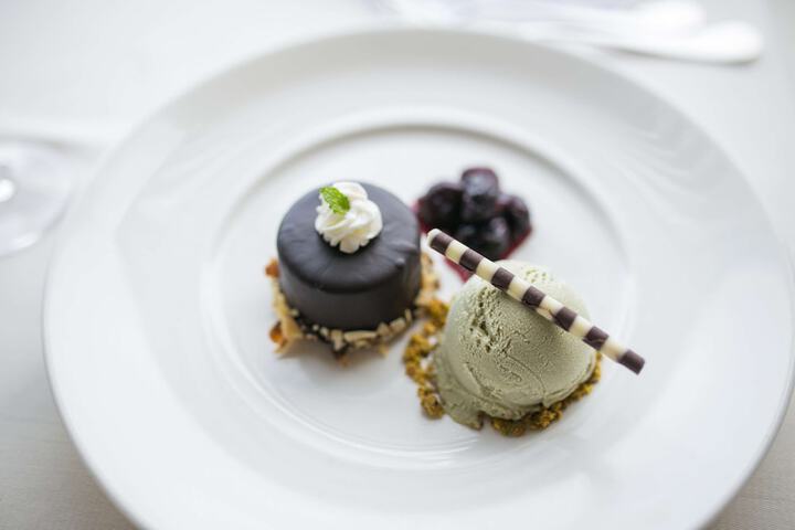 Dining 88 of 116