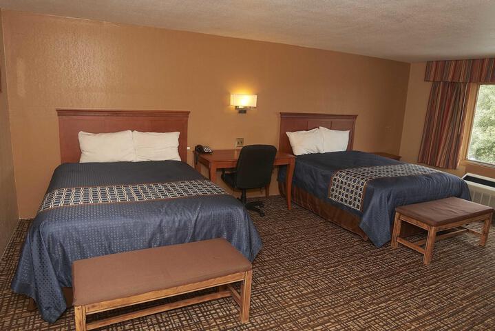 Hollow Inn & Motel