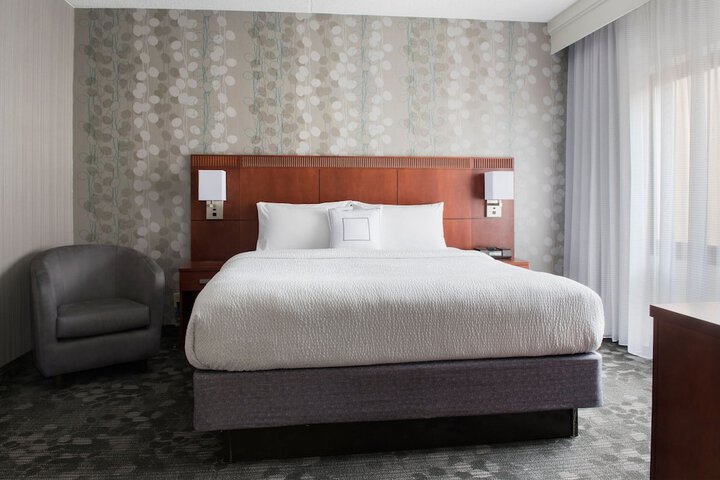Courtyard by Marriott Mahwah