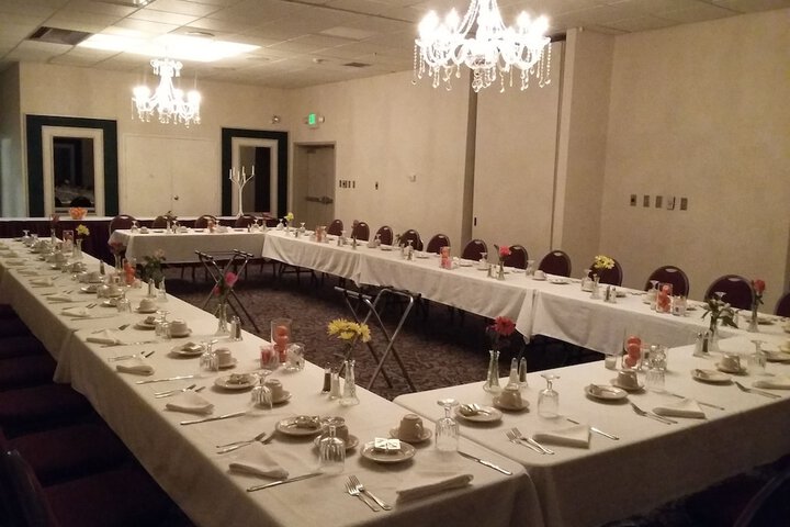 Ballroom/Hall 66 of 72