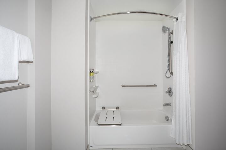 Room 18 of 36