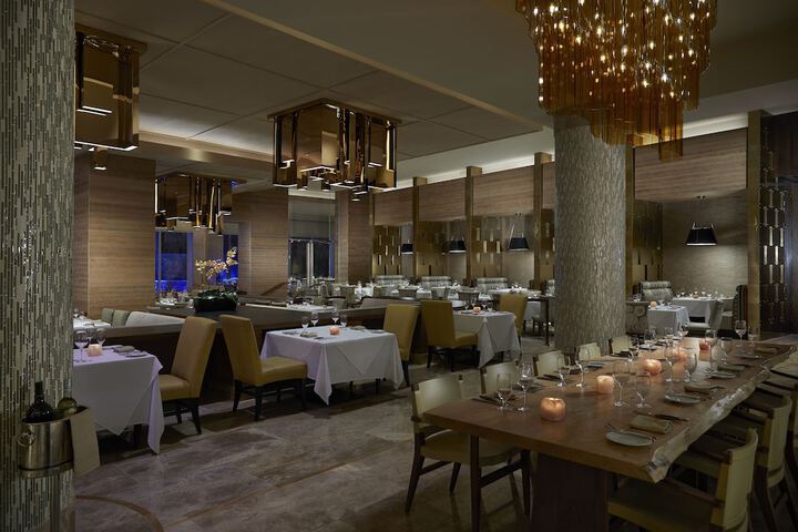 Dining 39 of 72