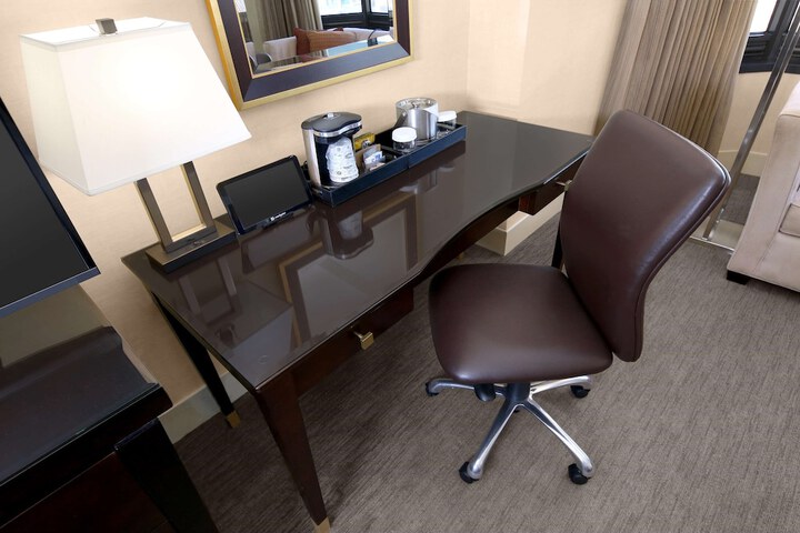 Room 42 of 176
