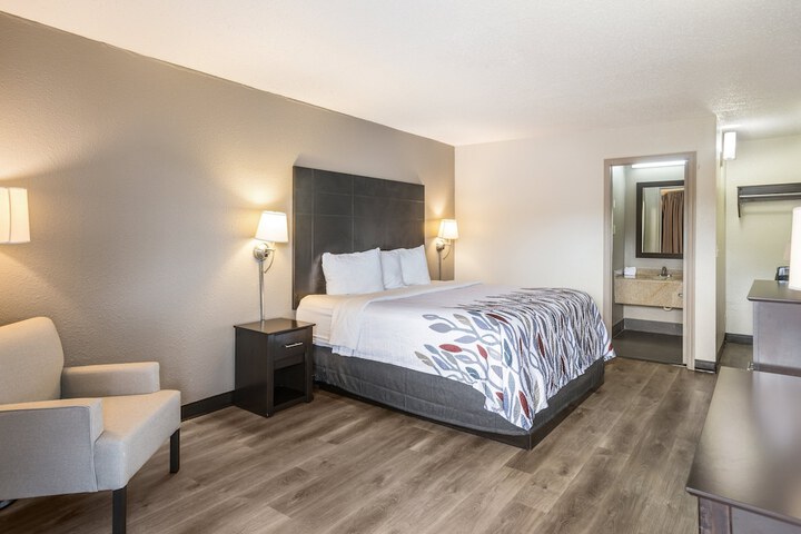 Room 21 of 34