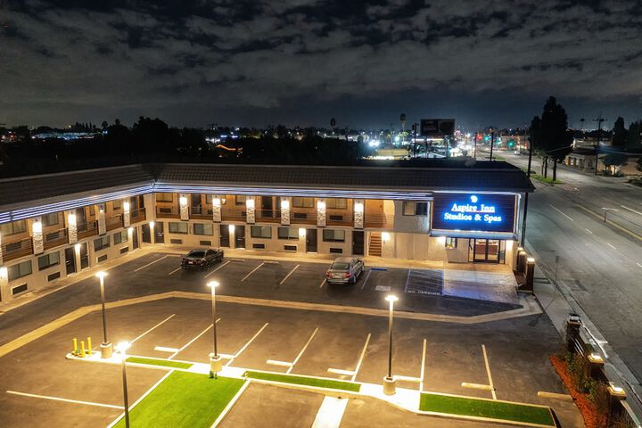 Hotel 3 of 75