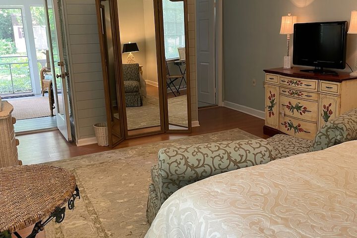 Room 27 of 33
