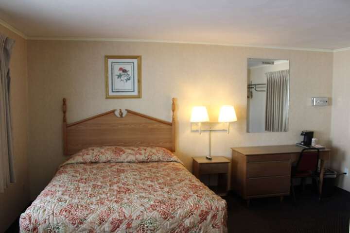 Room 6 of 15