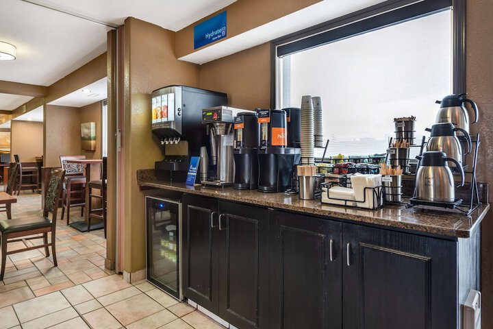Best Western Strathmore Inn