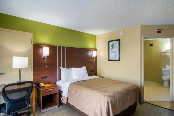 Room 15 of 28