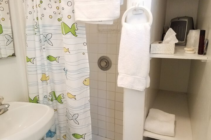 Room 45 of 218