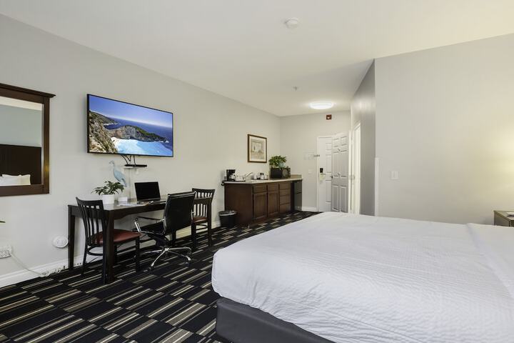 The Hotel Oceanside