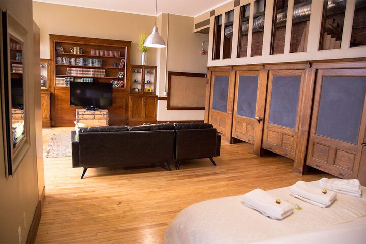 Room 132 of 185
