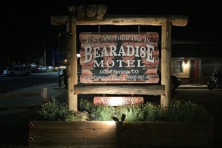 BEARADISE MOTEL