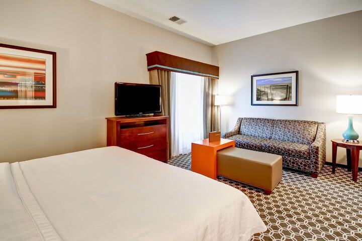 Room 14 of 32