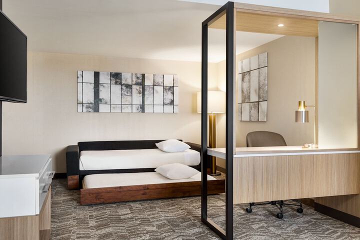 Room 20 of 33