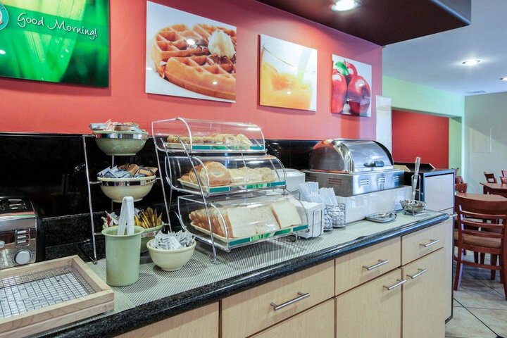 Breakfast/Coffee Service 33 of 34