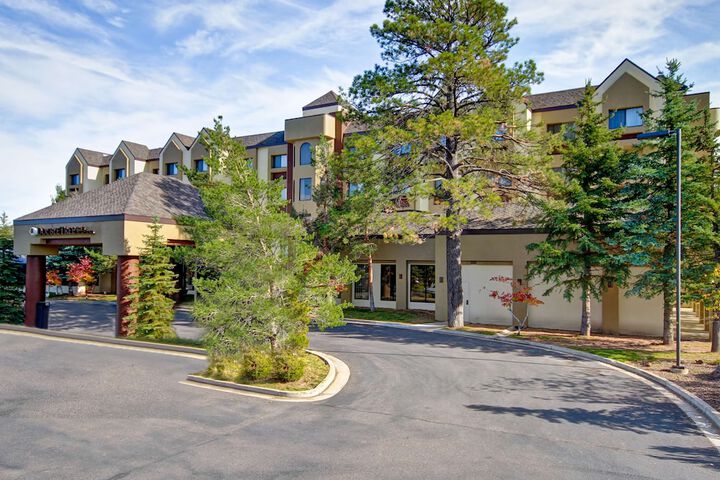 Hotel 3 of 90