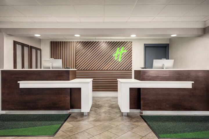 Hotel 2 of 72