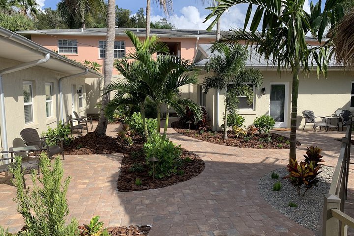Twin Palms at Siesta