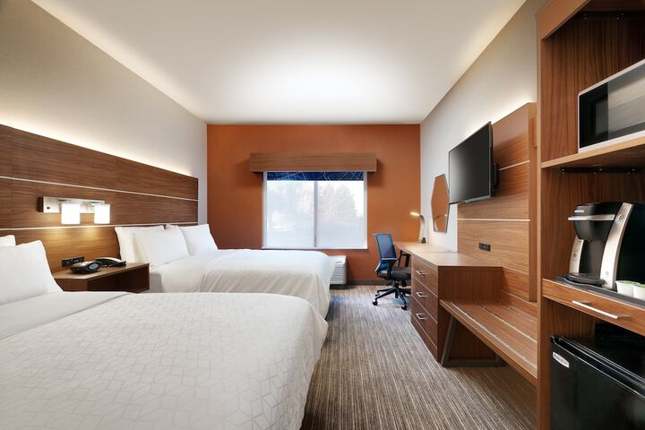 Room 10 of 33