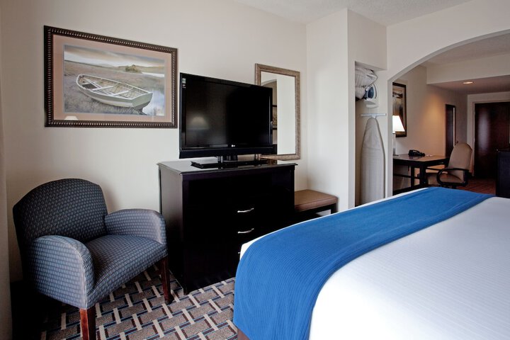 Holiday Inn Express & Suites Hope Mills-Fayetteville Arpt by IHG
