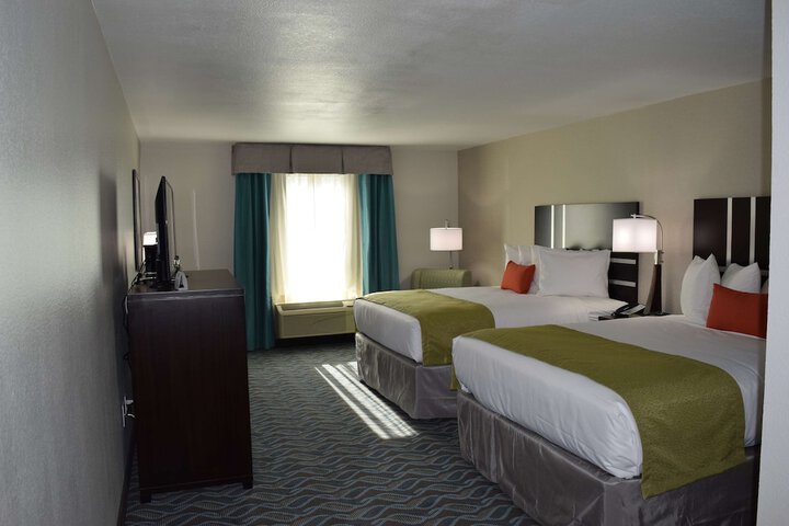 Room 12 of 23