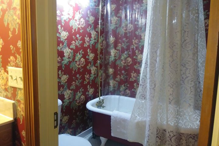 Room 53 of 60