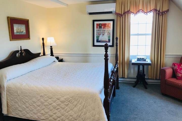 Room 102 of 156