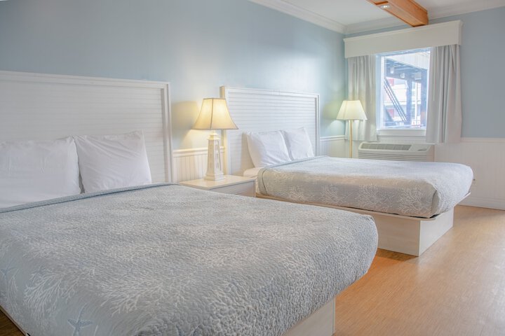 Sea & Breeze Hotel And Condo