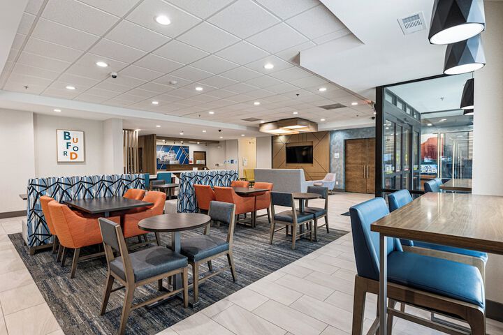 Holiday Inn Express & Suites Buford NE - Lake Lanier by IHG