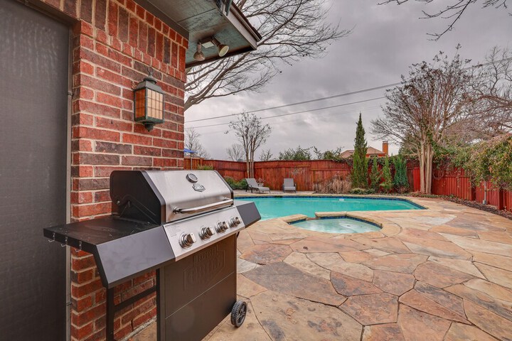 Modern Carrollton Home - Private Pool & Grill