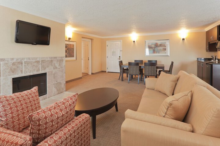 Holiday Inn Hotel & Suites San Mateo-San Francisco SFO by IHG