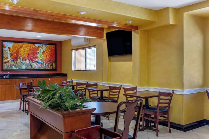 Quality Inn & Suites Westminster Seal Beach