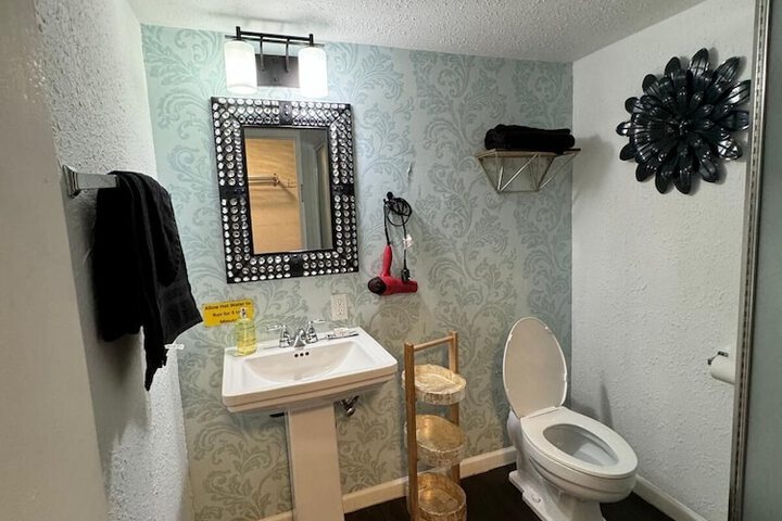 Room 20 of 77