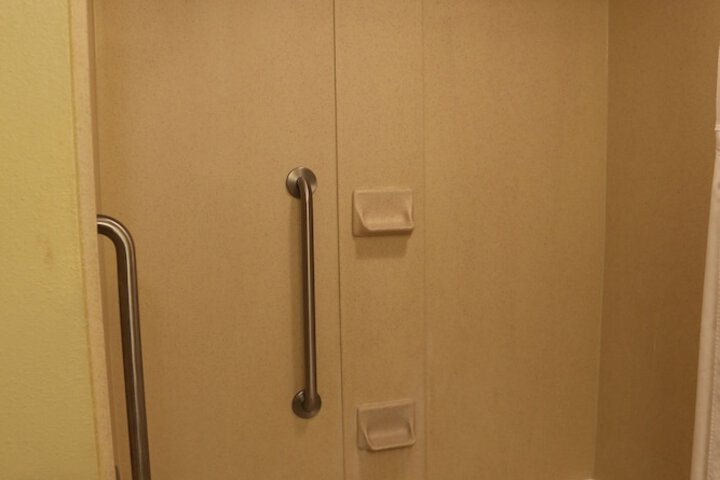 Holiday Inn Express Hotel & Suites Cleveland by IHG