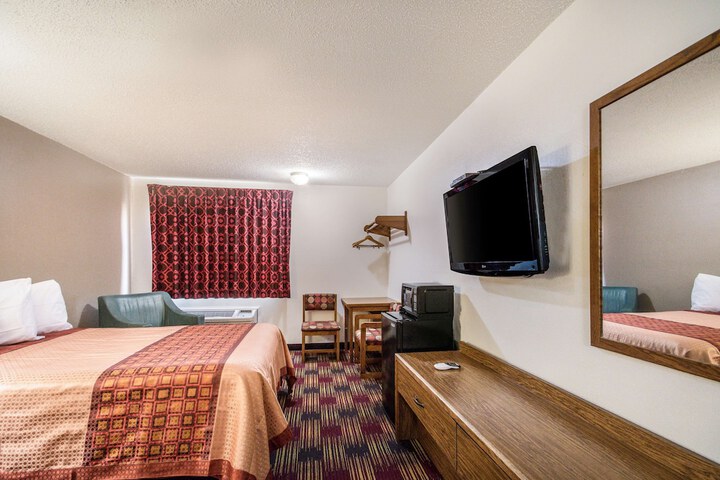 Americas Best Value Inn & Suites Harrisonville