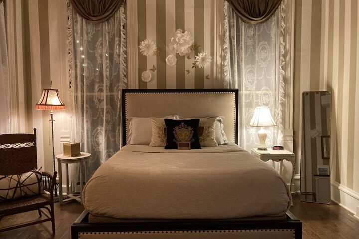 Coppersmith Inn B & B