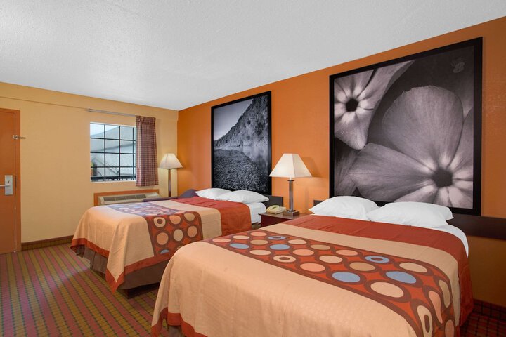 Room 5 of 15