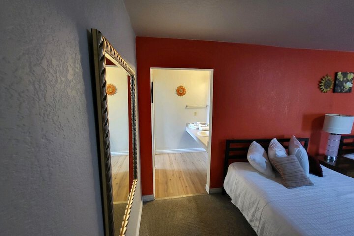 Room 53 of 98