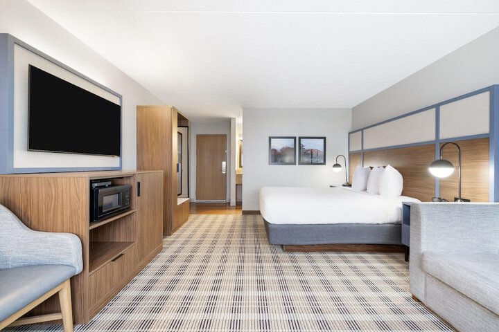 AmericInn by Wyndham Valley City - Conference Center