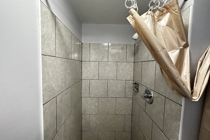 Room 4 of 13