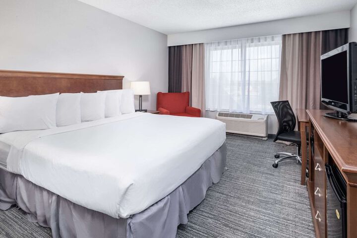 Country Inn & Suites by Radisson Maumee - Toledo