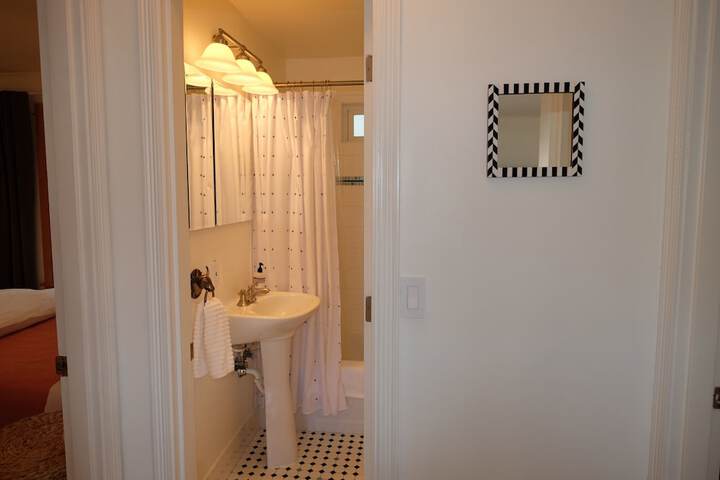 Room 5 of 19