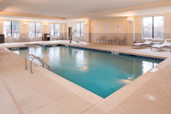 Holiday Inn Express & Suites Monroe by IHG